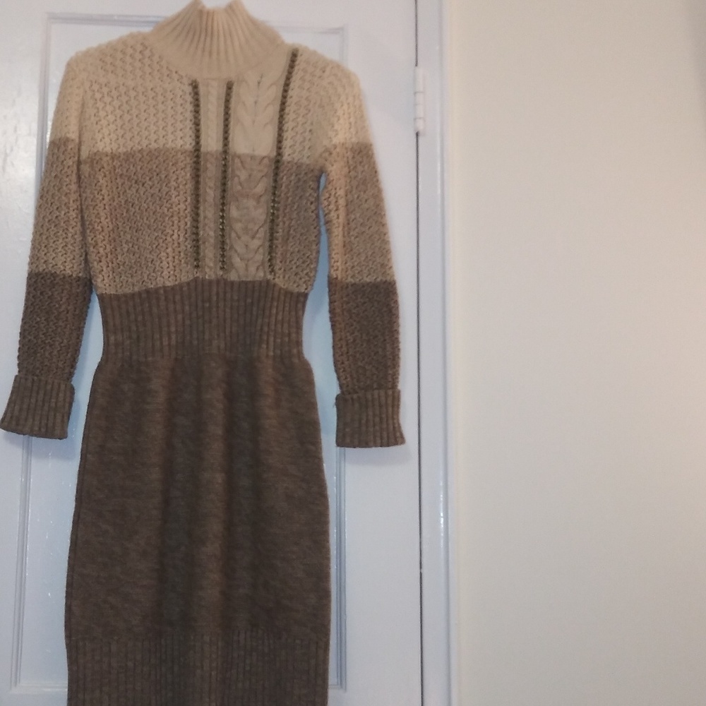 Moda intl Sweater dress. - Picture 2 of 6